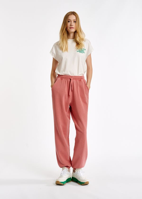 red trousers website