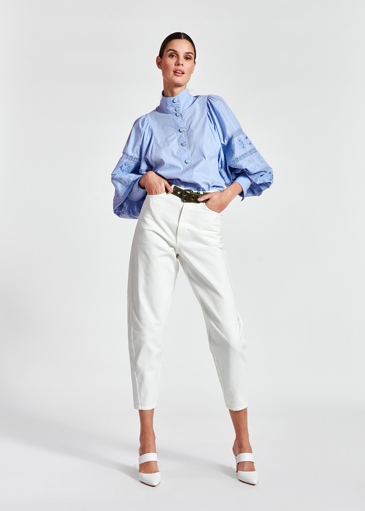 white jeans loose fit